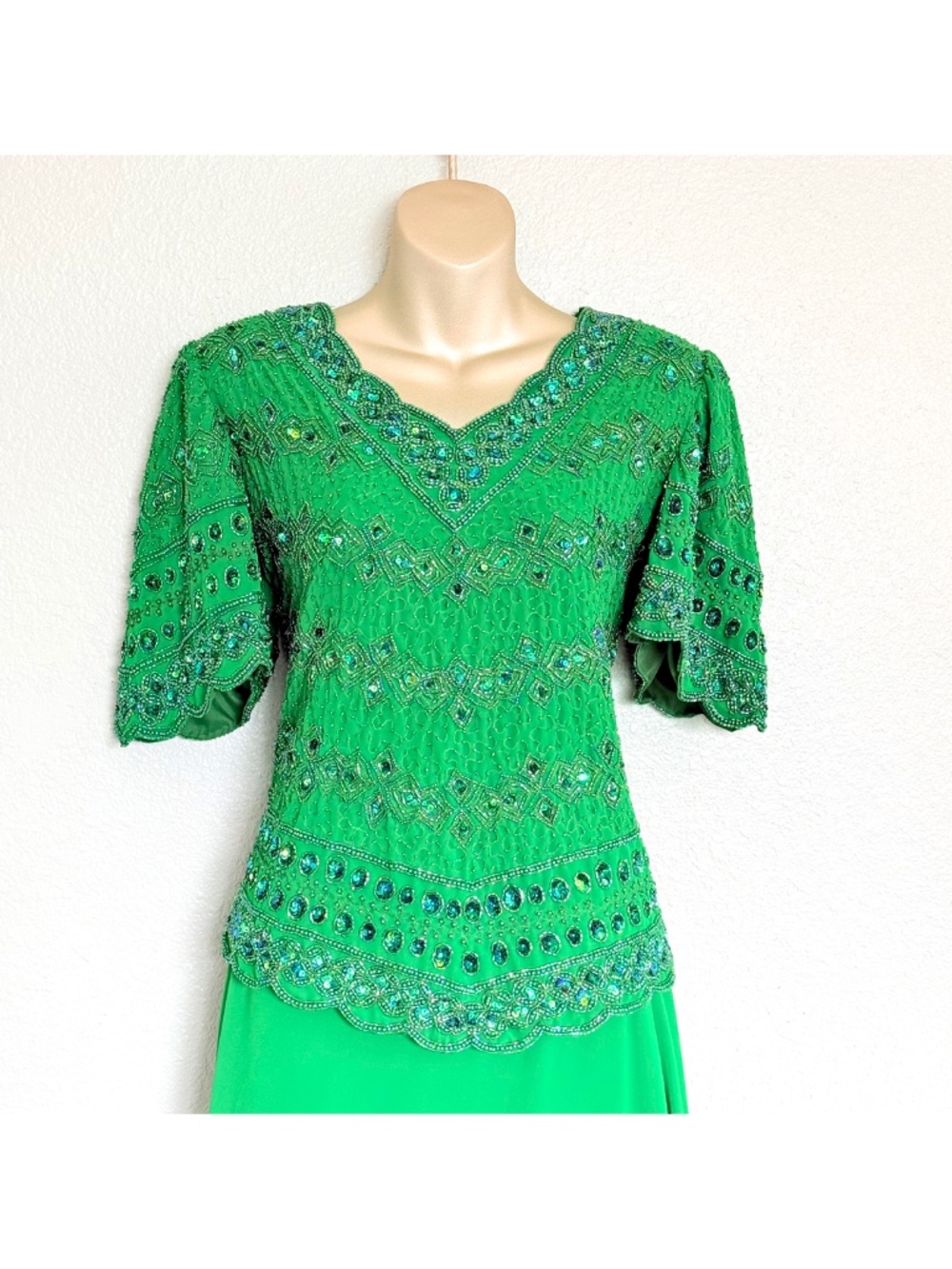 VTG 80s Emerald Green Beaded Sequin Scalloped Dopamine Cocktail Top & Skirt Set